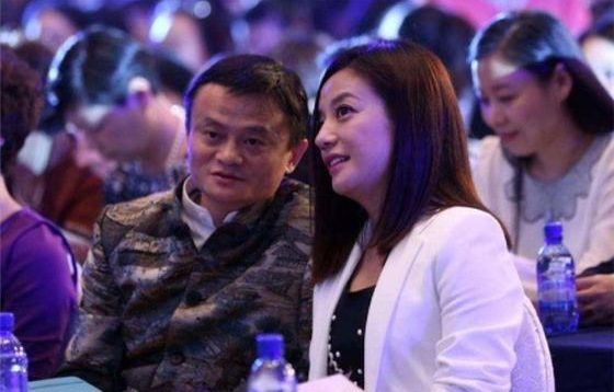 澳门六叔公论坛，成功人士的聚集地与启示